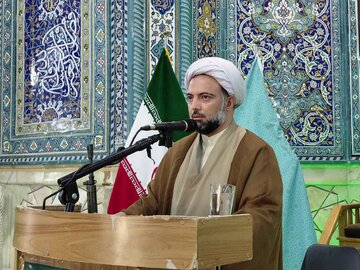 امام جمعه موقت ورامین: دولت اجازه ندهد مشکلات اقتصادی شیرینی پیروزی نظامی را تلخ کند