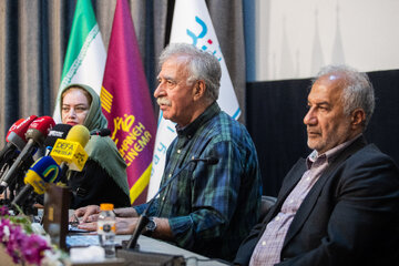 همایون اسعدیان، مدیرعامل و محمدمهدی عسگرپور، رییس هیات رئیسه خانه سینما در نشست خبری خانه سینما