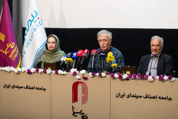 همایون اسعدیان، مدیرعامل و محمدمهدی عسگرپور، رییس هیات رئیسه خانه سینما در نشست خبری خانه سینما