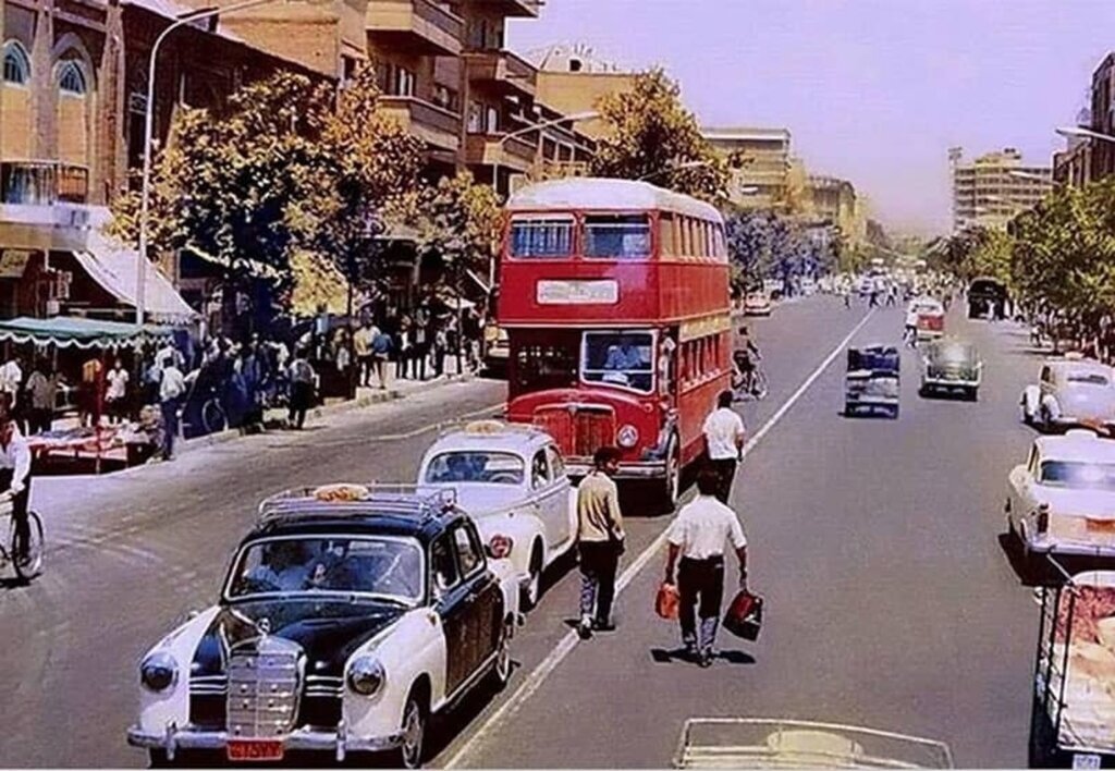 دهه ۵۰ در قاب هوش مصنوعی/ خاطره می‌سازیم یا واقعیت را تغییر می‌دهیم؟
