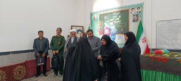 توزیع ۴۰۰۰ بسته نوشت افزار از محل موقوفات بهشهر