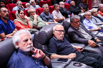 مراسم اهدای نشان درجه یک هنری به علیرضا داوودنژاد