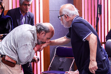 محمدرضا داوودنژاد، بازیگر در مراسم اهدای نشان درجه یک هنری به علیرضا داوودنژاد