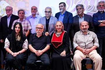 مراسم اهدای نشان درجه یک هنری به علیرضا داوودنژاد