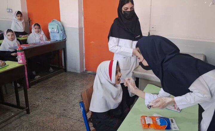 کودکان اسدآبادی وارنیش فلوراید تراپی می‌شوند