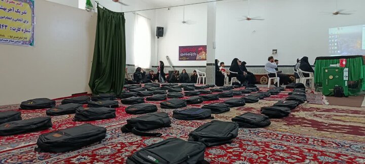 توزیع ۴۰۰۰ بسته نوشت افزار از محل موقوفات بهشهر