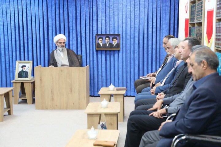 امام جمعه سمنان: شناسایی ظرفیت‌های روستاها با حضور میدانی امکان‌پذیر است