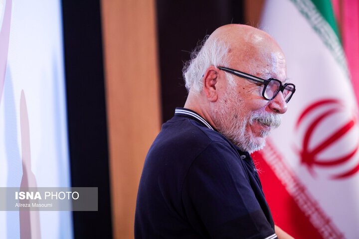 علیرضا داودنژاد نشان&zwnj;دار شد/ بوسه &laquo;زهرا&raquo; بر دستان پدر در فقدان &laquo;رضا&raquo;