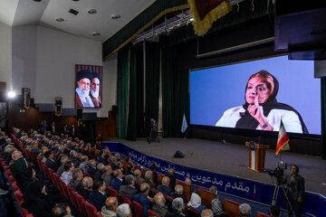 نشسیت صمیمی رئیس جمهور با بازنشستگان