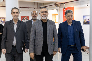 حجت الله ایوبی در مراسم افتتاح نمایشگاه عکس ۴۰ روز شکوه مقاومت و پیروزی