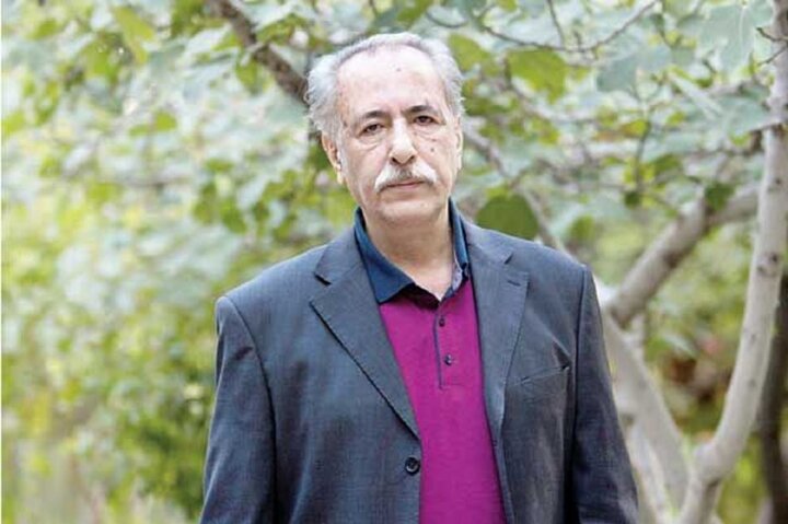 نگاهی به آثار عبدالحسین زرینکوب