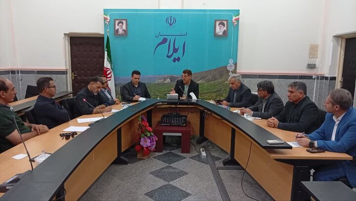 معاون استاندار ایلام: برای حل مشکلات پیمانکاران و تکمیل پروژه‌های مسکن ایلام پای کار هستیم