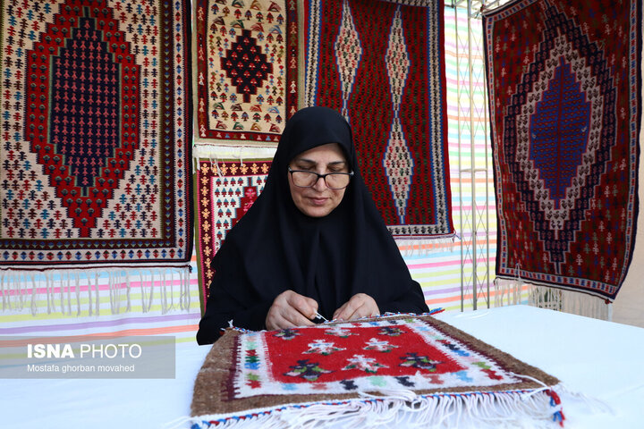 برگزاری دوره‌های تخصصی صنایع‌ دستی در زنجان
