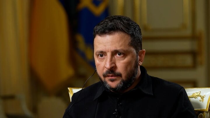 زلنسکی: روسیه ۲ بار هواپیمایم را هدف قرار داد