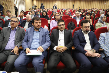 دکتر سید کاظم رضوی رئیس انجمن علمی پزشکی هسته ای ایران در آغاز به کار بیست‌وششمین کنگره بین‌المللی پزشکی هسته‌ای - تبریز