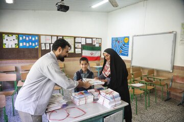حضور پرشور اولیا در آماده‌سازی دبستان شهید محرابی