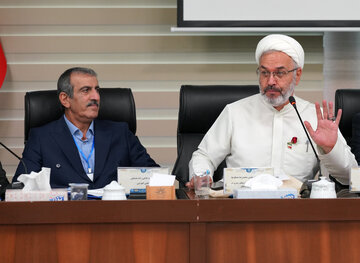 حجت‌الاسلام والمسلمین محمدرضا مصلح‌نیا مسئول نهاد نمایندگی مقام معظم رهبری در دانشگاه محقق اردبیلی و کریم حاجی زاده دبیر علمی دومین کنفرانس بین‌المللی موزه‌ها در دانشگاه محقق اردبیلی