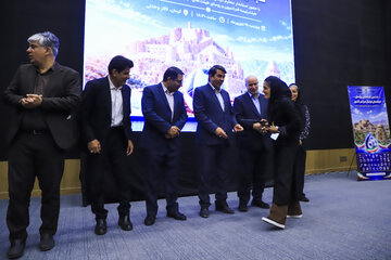 تجلیل از تعدادی از اعضای تیم ملی فوتبال بانوان جمهوری اسلامی در شب فرهنگی فوتبال استان کرمان