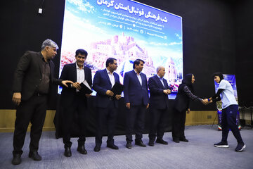 تجلیل از تعدادی از اعضای تیم ملی فوتبال بانوان جمهوری اسلامی در شب فرهنگی فوتبال استان کرمان