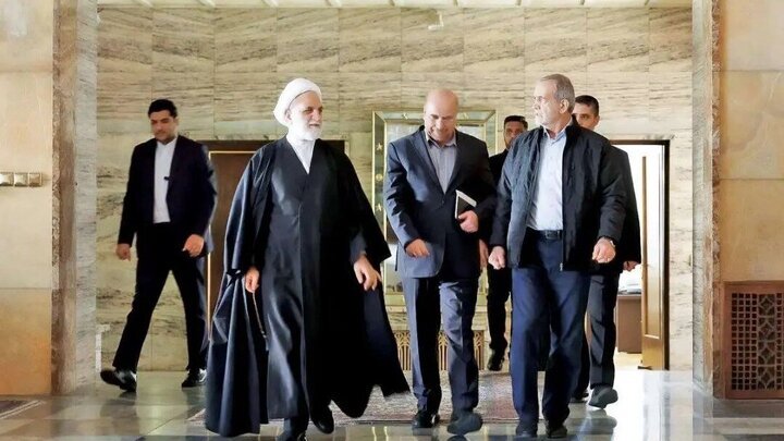 آیت الله ایازی: انقلاب را نمی‌توان با فحاشی، هتک حرمت، تهمت و تندروی تعریف و حفظ کرد