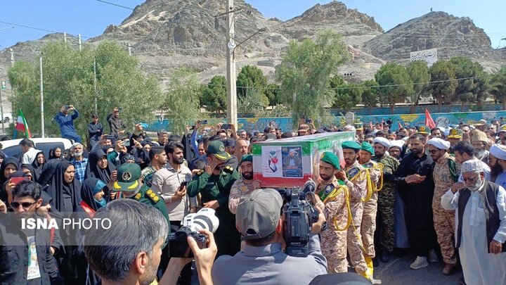 تشییع پیکر مطهر مولوی گرگیج در زاهدان
