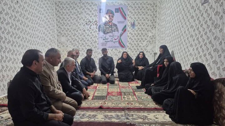 استاندار کهگیلویه و بویراحمد: حضور درکنار خانواده شهدا قوت قلب مسئولان است