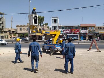شناسایی ۲۵ مورد مصرف غیرضروری برق در واحدهای تجاری ناحیه ۷ شیراز