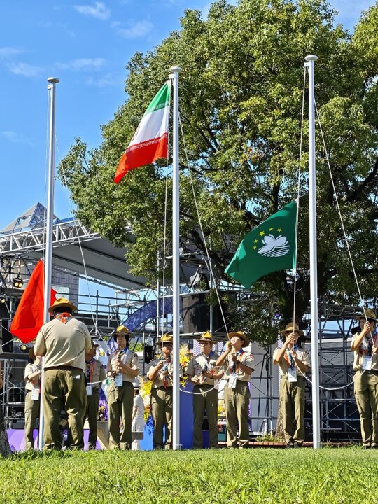 اهتزاز پرچم ایران در دهکده بازیهای آسیایی ناگویا + عکس