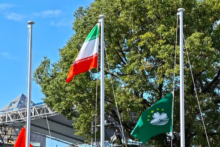 اهتزاز پرچم ایران در دهکده بازی‌های آسیایی ناگویا + ویدیو