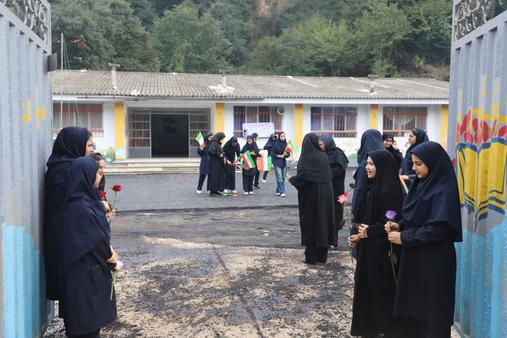 تحقق وعده استاندار مازندران در بازسازی مدارس سیلزده زرینآباد