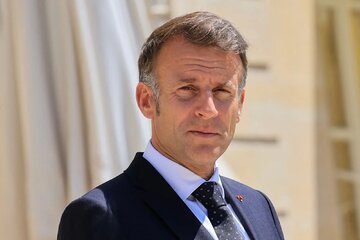 ماکرون: حملات چندجانبه روسیه بی‌پاسخ نمی‌ماند/ تنگه هرمز با دیپلماسی بازگشایی شود