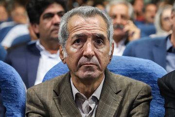 هادی بهجت تبریزی فرزند استاد شهریار در مراسم بزرگداشت استاد شهریار و روز شعر و ادب فارسی در تبریز