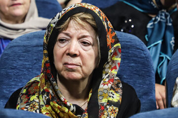 مریم بهجت تبریزی فرزند استاد شهریار در مراسم بزرگداشت استاد شهریار و روز شعر و ادب فارسی در تبریز