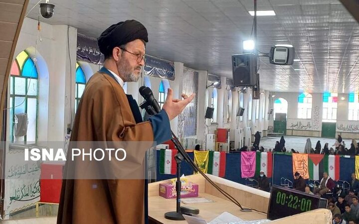 امام‌جمعه زاهدان: خون شهدا نباید بر زمین بماند