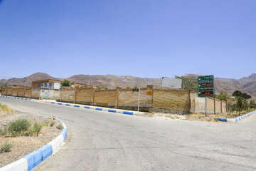 فاصله روستای گیسک زرند تا مرکز استان (کرمان) حدود۱۰۰کیلومتراست