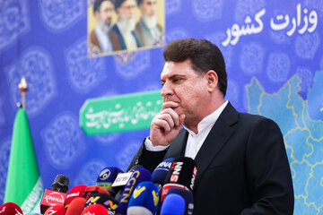 نشست خبری علی زینی‌وند سخنگوی وزارت کشور