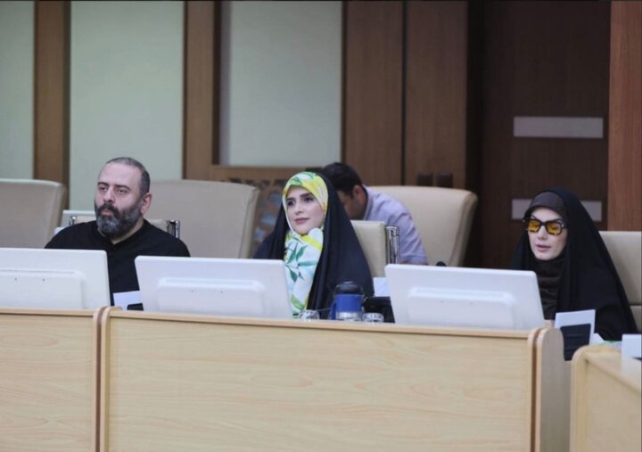 دعوت وزیر بهداشت از مجریان برای کمک به سلامت مردم