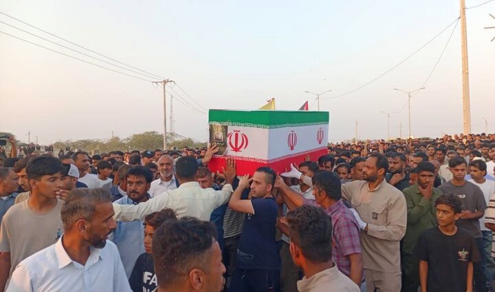 پیکر مطهر شهید «صیاد عبدالله ملاحی» در روستای کرگان تشییع شد