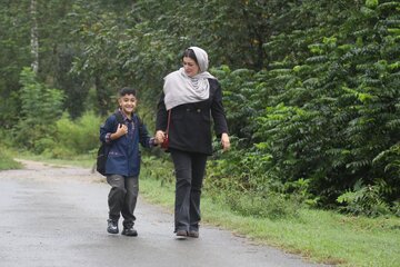 برگزاری جشن شکوفه‌ها در دبستان شهید باب الله عباسی - روستای اِندارگِلی سوادکوه شمالی