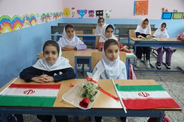 برگزاری جشن شکوفه‌ها در دبستان شهید باب الله عباسی - روستای اِندارگِلی سوادکوه شمالی