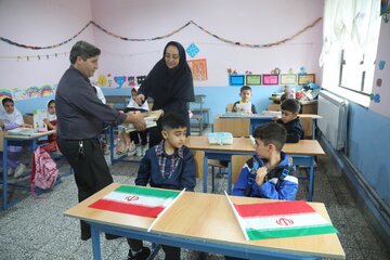 برگزاری جشن شکوفه‌ها در دبستان شهید باب الله عباسی - روستای اِندارگِلی سوادکوه شمالی