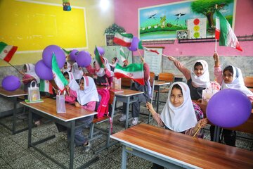 برگزاری جشن شکوفه‌ها در دبستان شهید باب الله عباسی - روستای اِندارگِلی سوادکوه شمالی