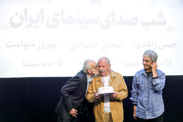 (از راست) اسحاق خانزادی، بهروز شهامت و حسن زاهدی در شب صدای سینمای ایران