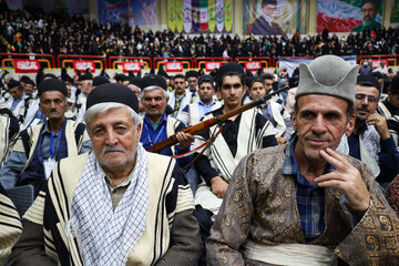 اجلاسیه رزمندگان، ایثارگران و خانواده‌های شهدای چهارمحال و بختیاری