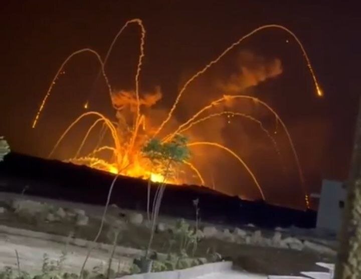 انفجارهای شدید انبار مهمات در حومه حلب سوریه