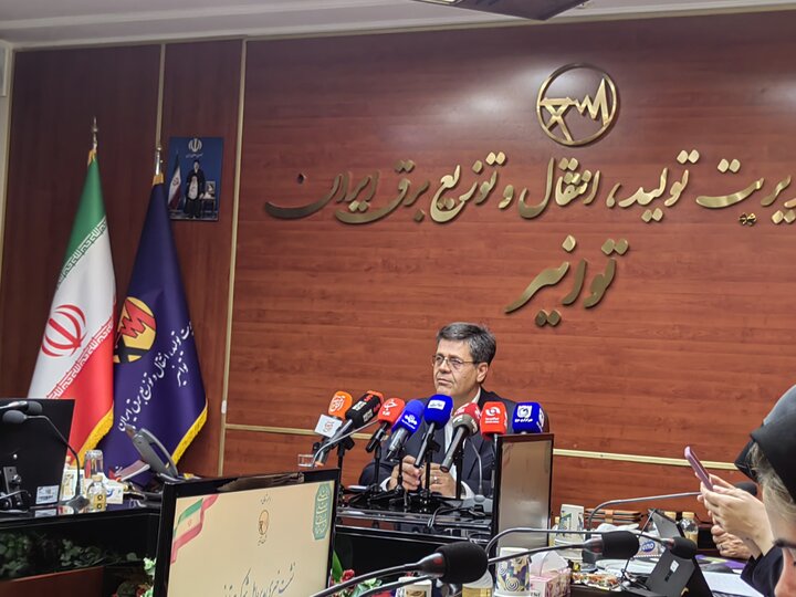 کاهش ۵۴ درصدی قطع و وصل برق در کشور/ آماده عبور از زمستان می‌شویم