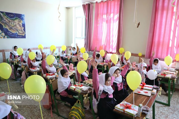 برگزاری جشن شکوفهها/ بیش از ۵۱ هزار کلاساولی وارد مدارس آذربایجان شرقی شدند
