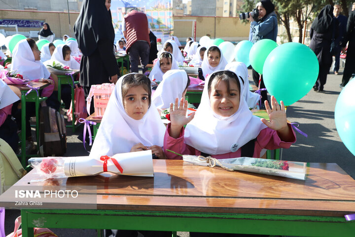 برگزاری جشن شکوفهها/ بیش از ۵۱ هزار کلاساولی وارد مدارس آذربایجان شرقی شدند