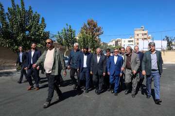 علیرضا کاظمی‌، وزیر آموزش و پرورش در آیین مهر کریمانه به مناسبت آغاز سال تحصیلی آیین مهر کریمانه به مناسبت آغاز سال تحصیلی ۱۴۰۵ - ۱۴۰۶
