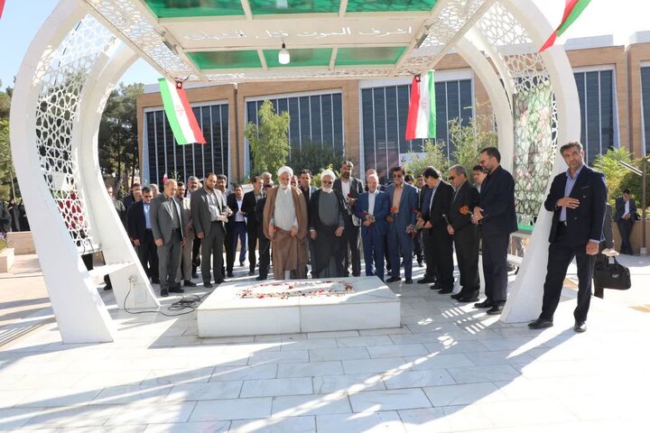 استقامت؛ رمز همیشگی پیروزی/ ملت ایران بارها بینی دشمن را به خاک مالیده است